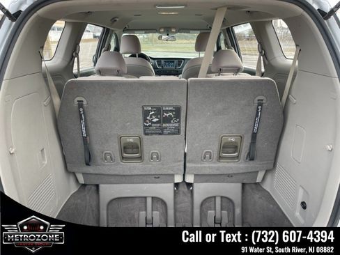 Used 2019 Kia Sedona L FWD image 14