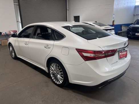 Used 2016 Toyota Avalon Limited image 5