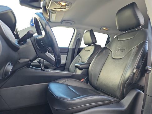 Used 2022 Jeep Compass Latitude image 27