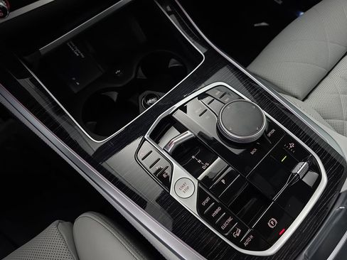 New 2026 BMW X5 xDrive50e w/ M Sport Package image 25