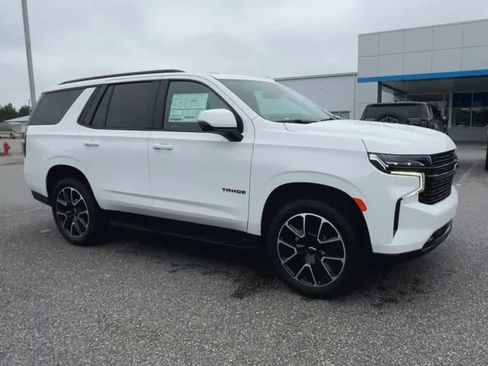 Used 2024 Chevrolet Tahoe RST w/ Luxury Package image 2