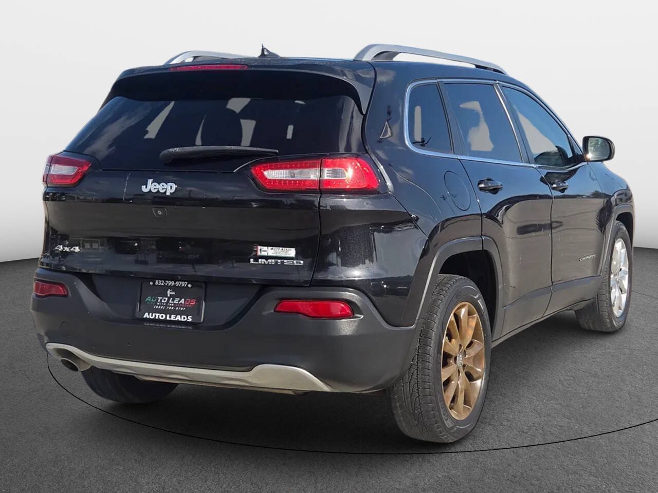 Used 2014 Jeep Cherokee Limited AWD/4WD image 4