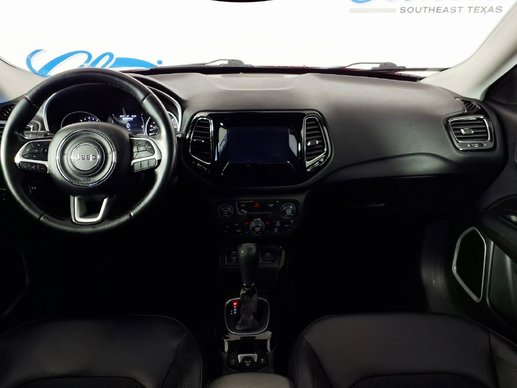 Used 2019 Jeep Compass Latitude FWD image 14