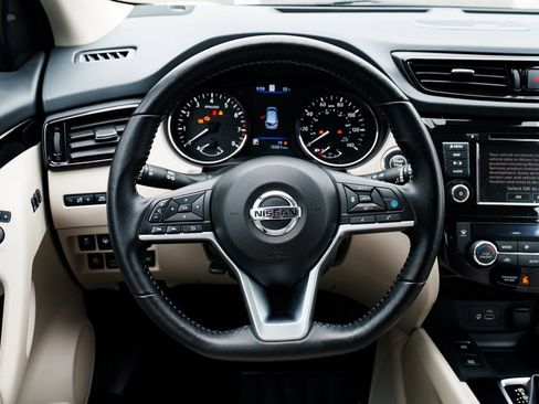 Used 2022 Nissan Rogue Sport SL w/ Premium Package image 12