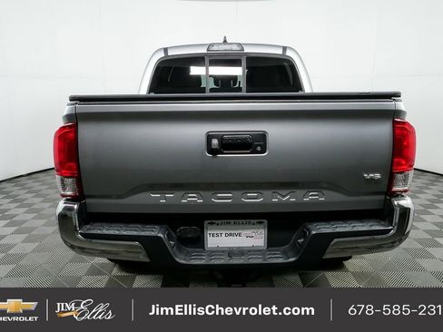 Used 2016 Toyota Tacoma TRD Off-Road image 29