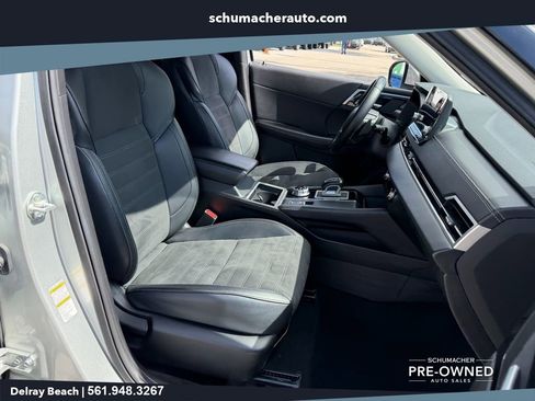Used 2024 Mitsubishi Outlander FWD image 18