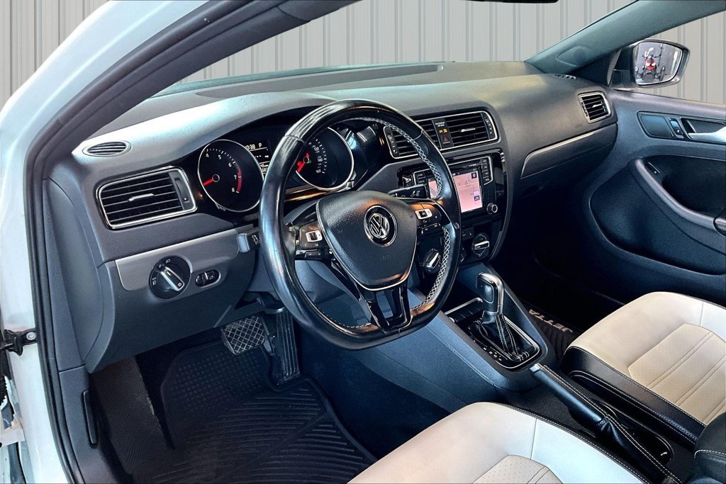 Used 2016 Volkswagen Jetta Sport FWD image 16