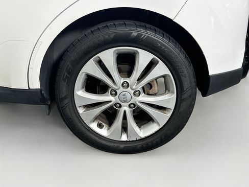 Used 2016 Kia Soul + FWD image 11