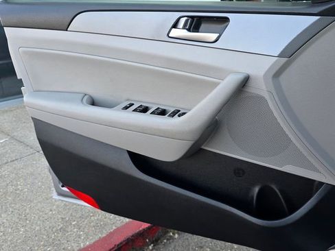 Used 2016 Hyundai Sonata SE FWD image 18