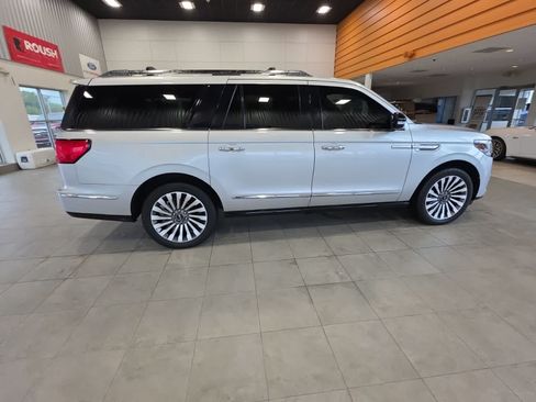 Used 2018 Lincoln Navigator L Reserve w/ Technology Package AWD/4WD image 8