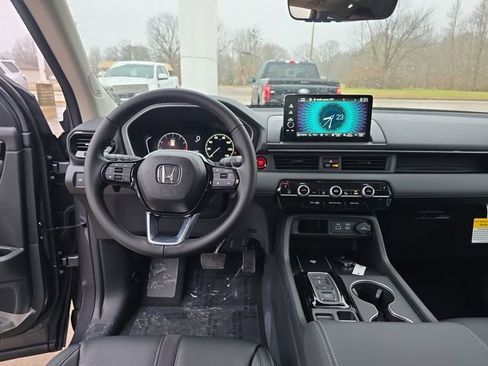 New 2025 Honda Pilot Touring image 12