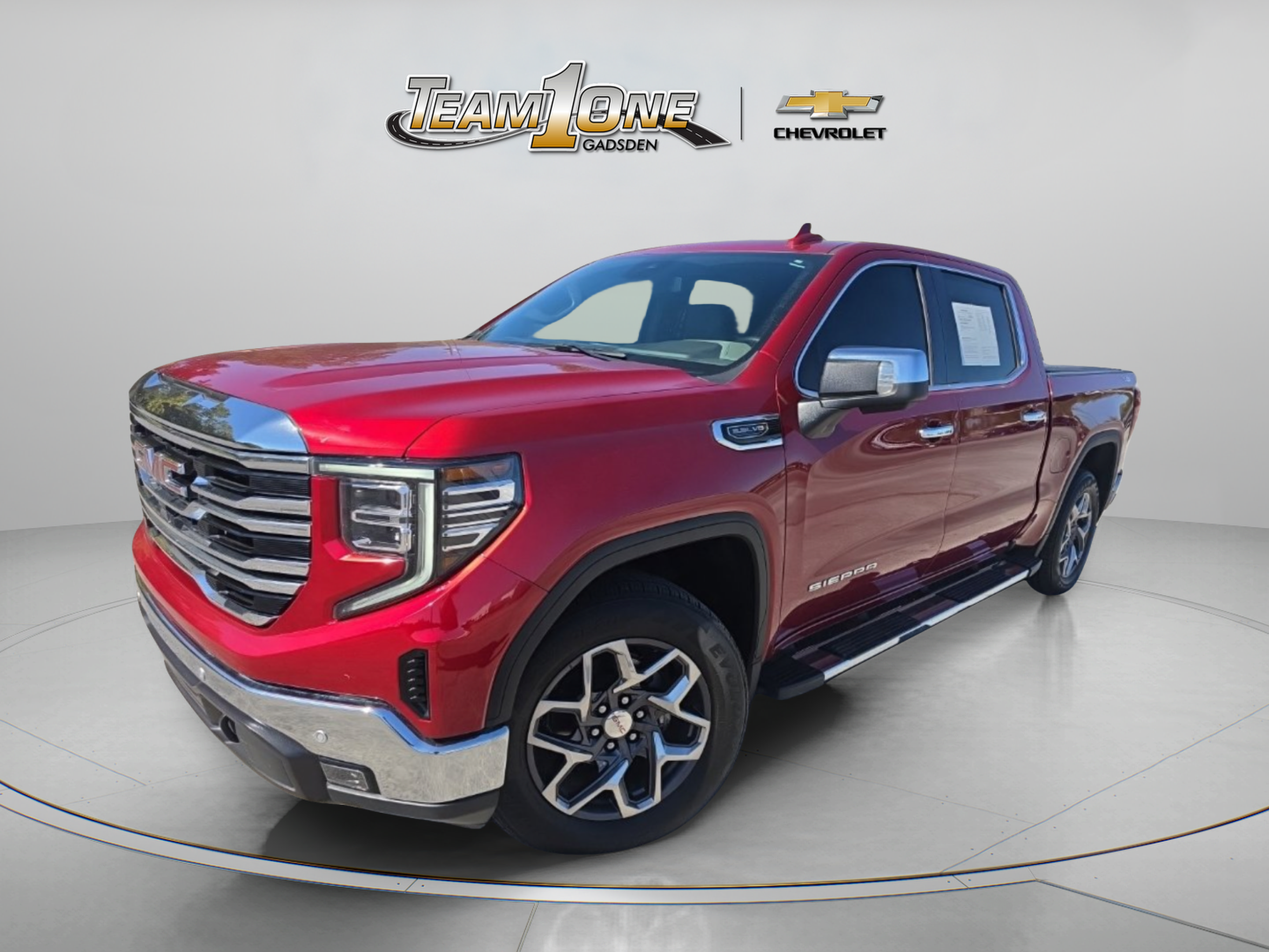 Used 2024 GMC Sierra 1500 SLT w/ SLT Premium Plus Package AWD/4WD image 4