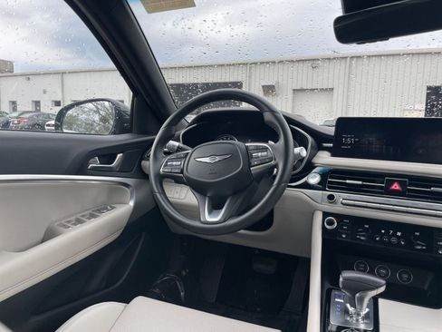 Used 2025 Genesis G70 2.5T image 34