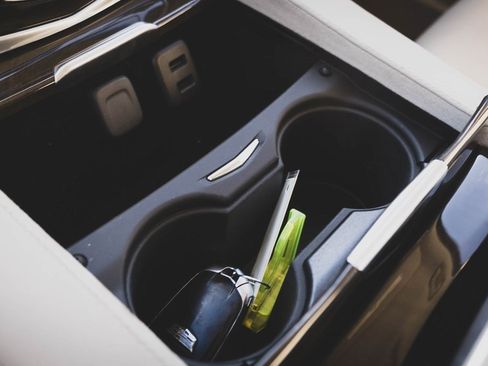 Used 2018 Cadillac Escalade Luxury image 21