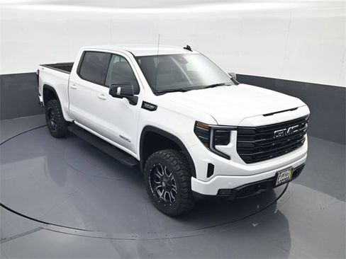 Used 2025 GMC Sierra 1500 Elevation w/ Elevation Premium Package image 16