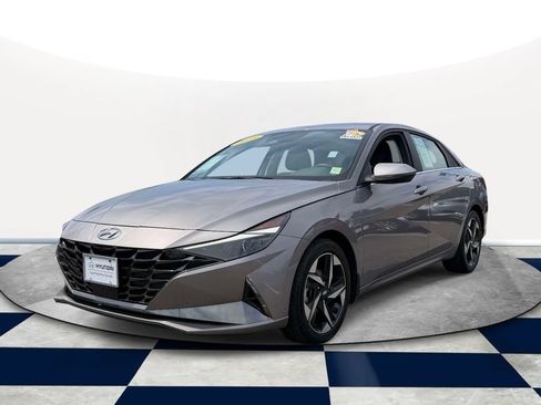 Certified 2023 Hyundai Elantra Limited FWD image 3