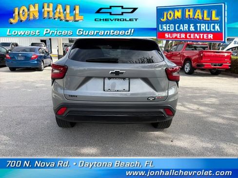 Used 2025 Chevrolet Trax RS w/ Driver Confidence Package FWD image 9