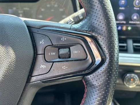 Used 2024 Chevrolet Trax RS w/ Sunroof Package FWD image 18
