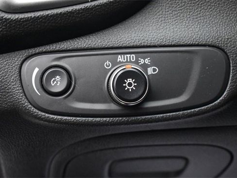 Used 2019 Chevrolet Trax LT w/ LT Convenience Package image 22