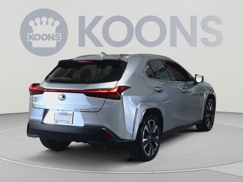 Used 2024 Lexus UX 250h AWD w/ Premium Package image 12