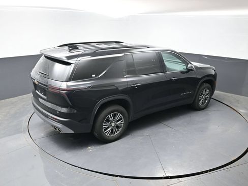 Used 2024 Chevrolet Traverse LT FWD image 13