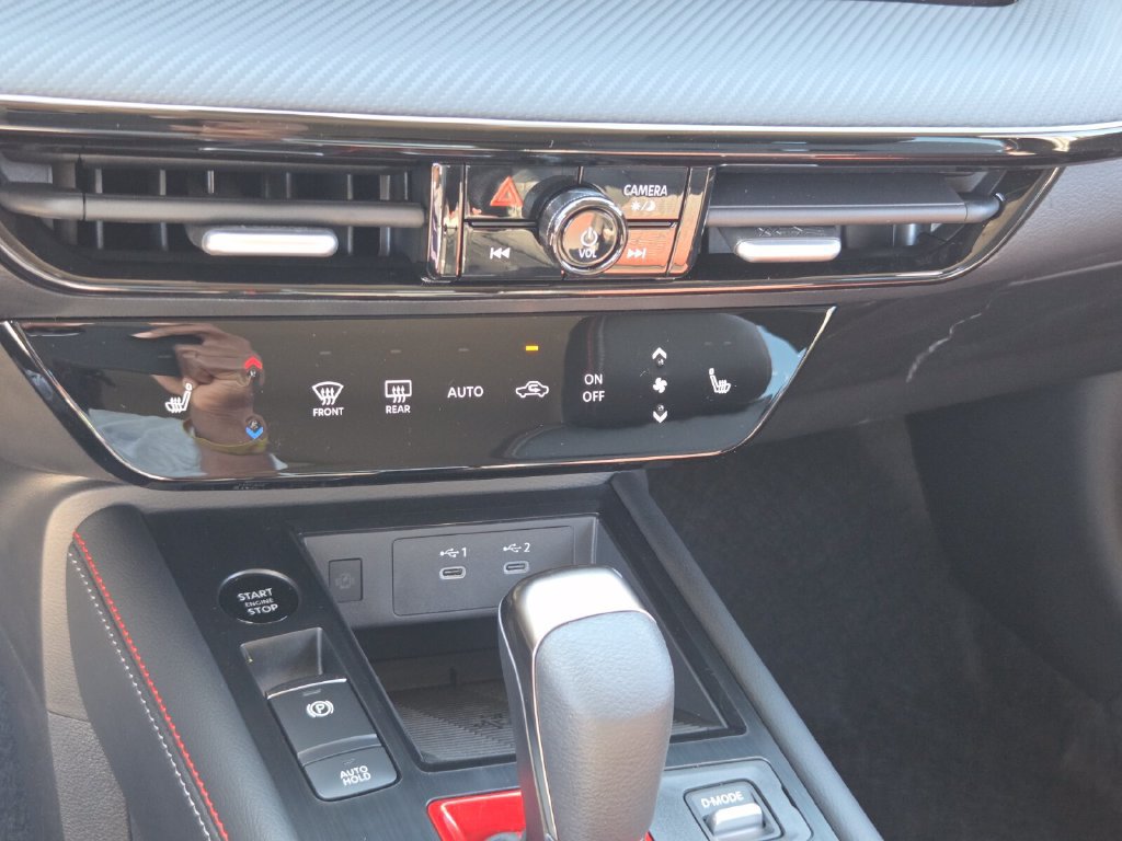 New 2027 Nissan Kicks SR w/ Cold Weather Package FWD image 23