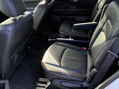 Used 2022 Nissan Pathfinder SL w/ SL Premium Package image 8