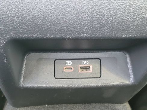 Used 2025 Nissan Altima 2.5 SV FWD image 11
