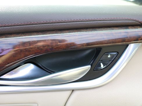 Used 2016 Cadillac XTS Luxury w/ Driver Awareness Package image 14