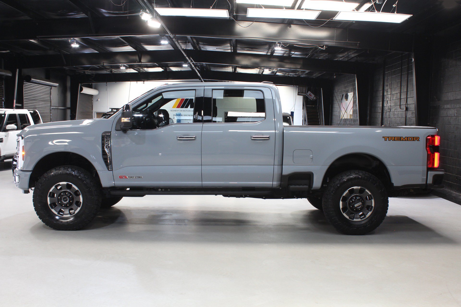 Used 2024 Ford F250 Platinum w/ Tremor Off-Road Package AWD/4WD image 3