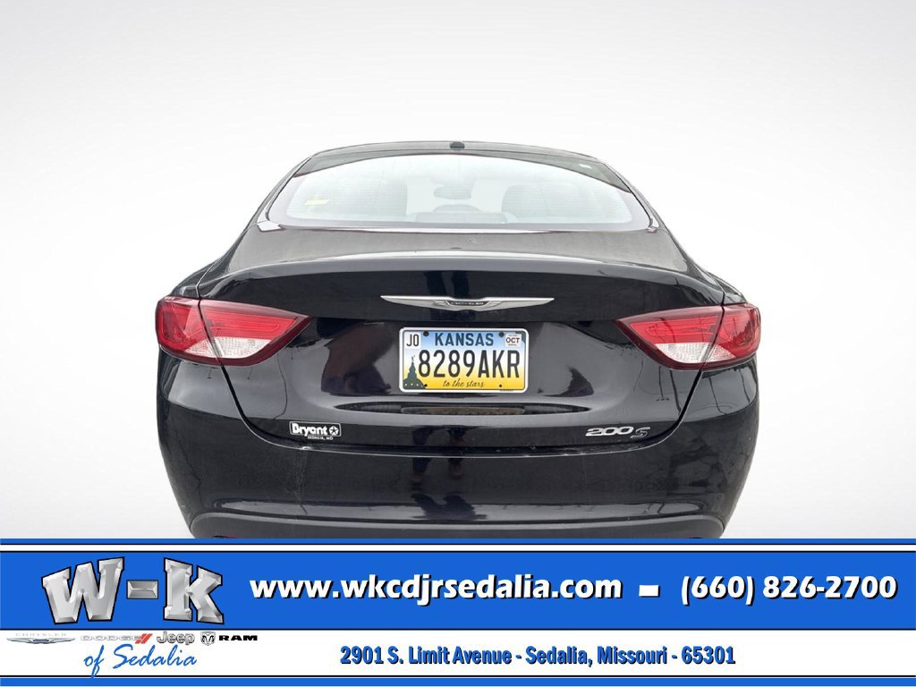 Used 2015 Chrysler 200 S FWD image 7