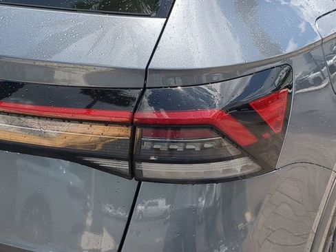 Certified 2025 Volkswagen Taos S FWD image 7