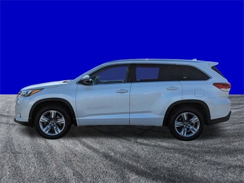 Used 2019 Toyota Highlander Limited image 7