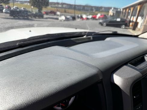 Used 2017 RAM 1500 Express w/ Express Value Package image 25