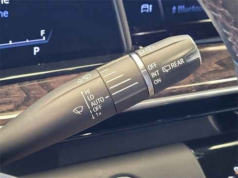 Used 2023 Cadillac Escalade Premium Luxury w/ Performance Package image 31