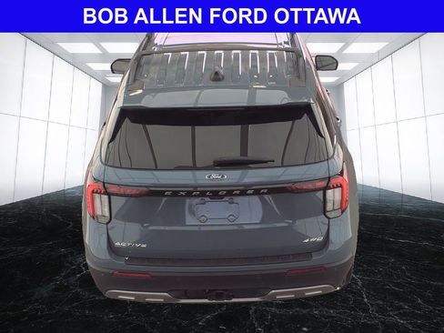 Used 2025 Ford Explorer Active w/ Active Comfort Package AWD/4WD image 6