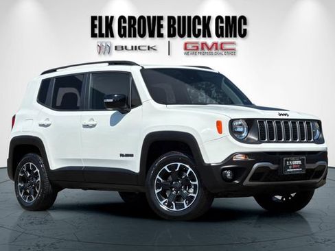 Used 2023 Jeep Renegade Latitude AWD/4WD image 2