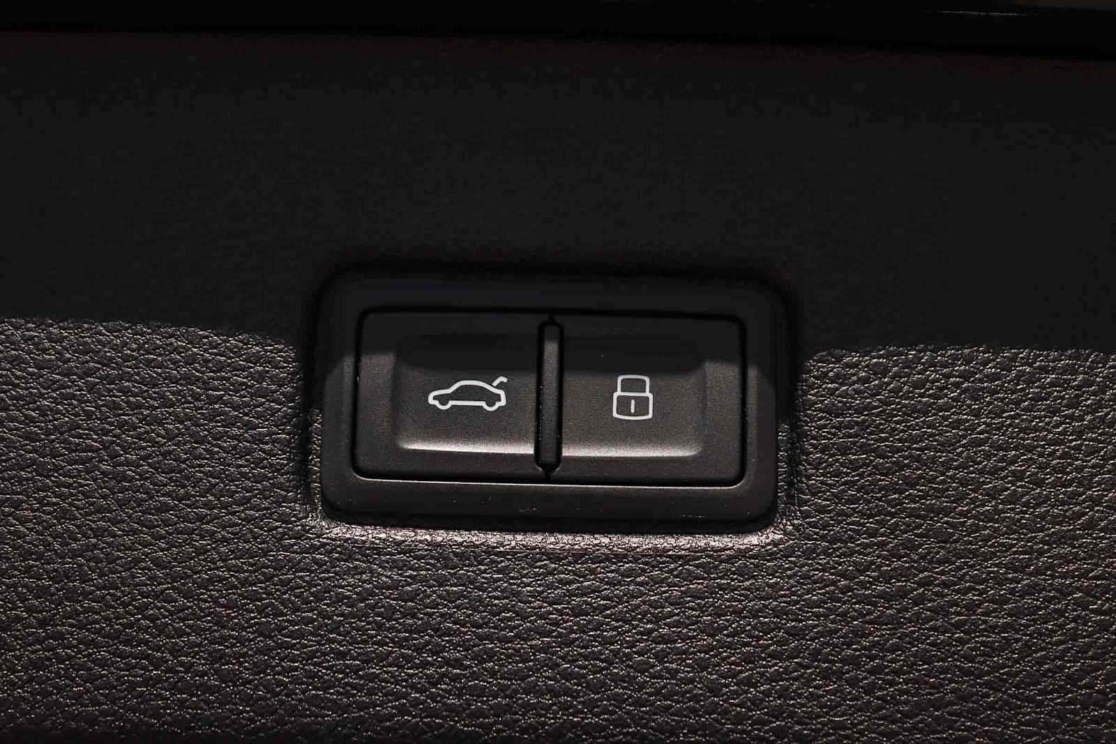 Used 2022 Audi Q7 3.0T Premium Plus w/ Premium Plus Package AWD/4WD image 38