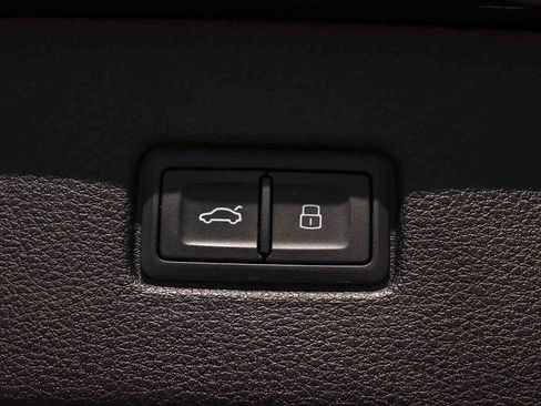 Used 2022 Audi Q7 3.0T Premium Plus w/ Premium Plus Package AWD/4WD image 38