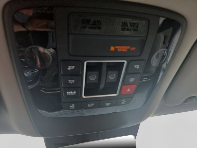 Used 2025 Kia Carnival SX Prestige FWD image 34