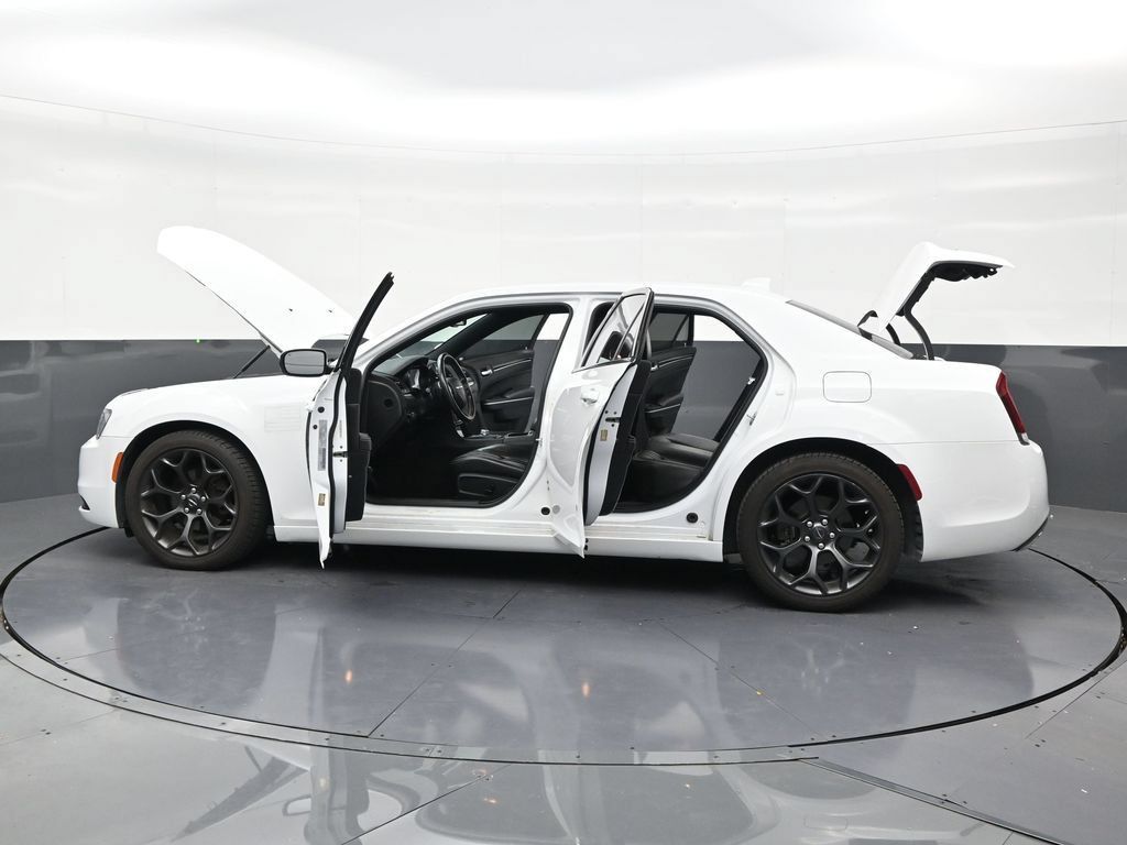 Used 2020 Chrysler 300 S RWD image 30