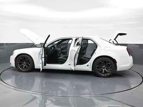 Used 2020 Chrysler 300 S RWD image 30