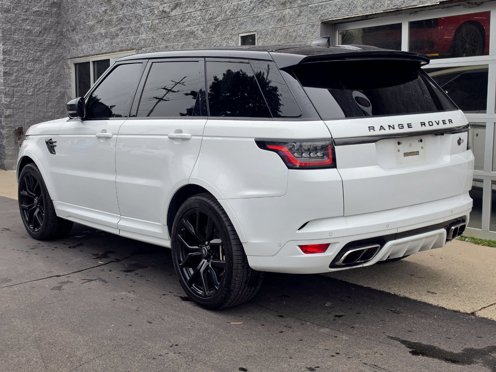 Used 2020 Land Rover Range Rover Sport SVR AWD/4WD image 4