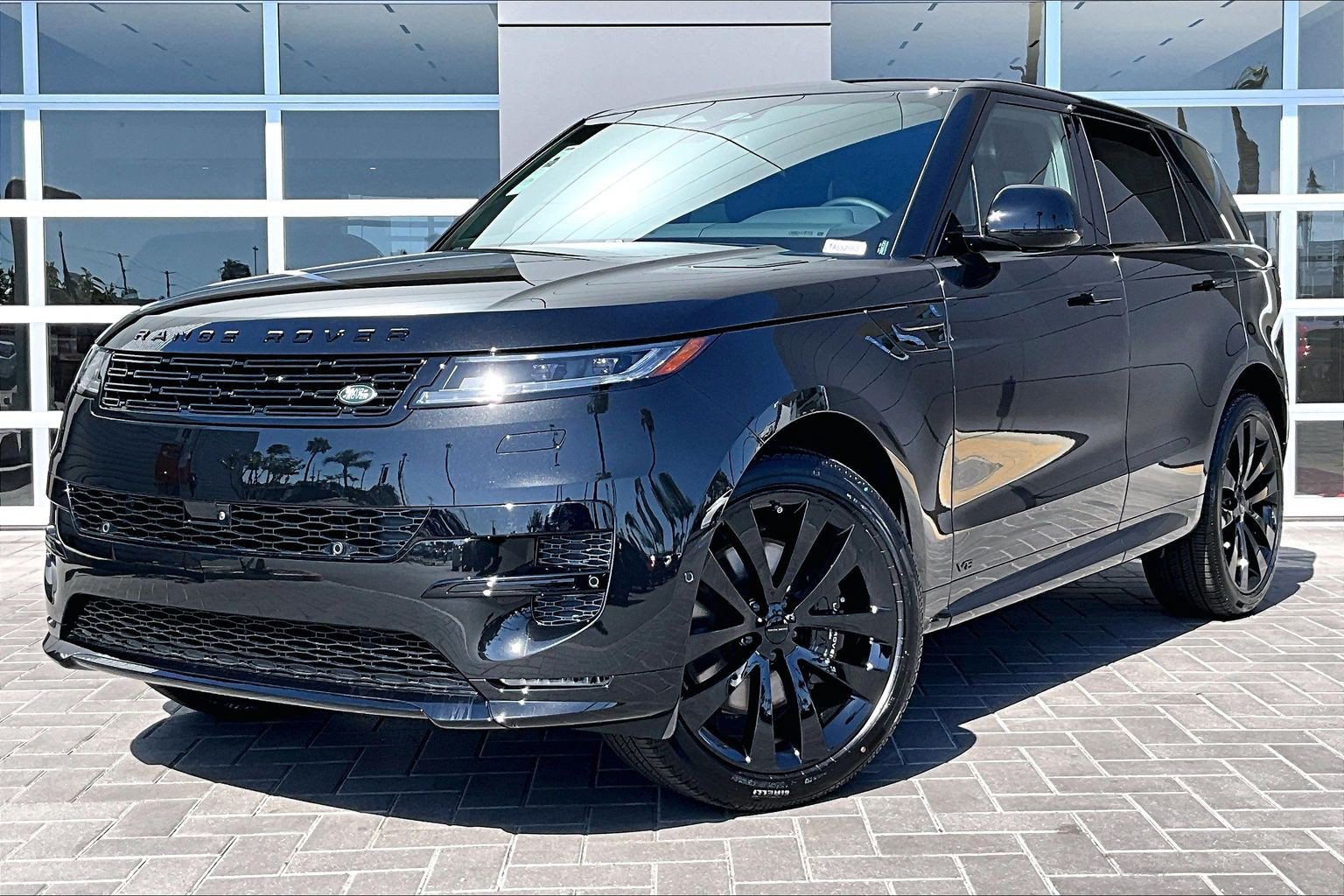 New 2026 Land Rover Range Rover Sport Dynamic SE AWD/4WD image 1