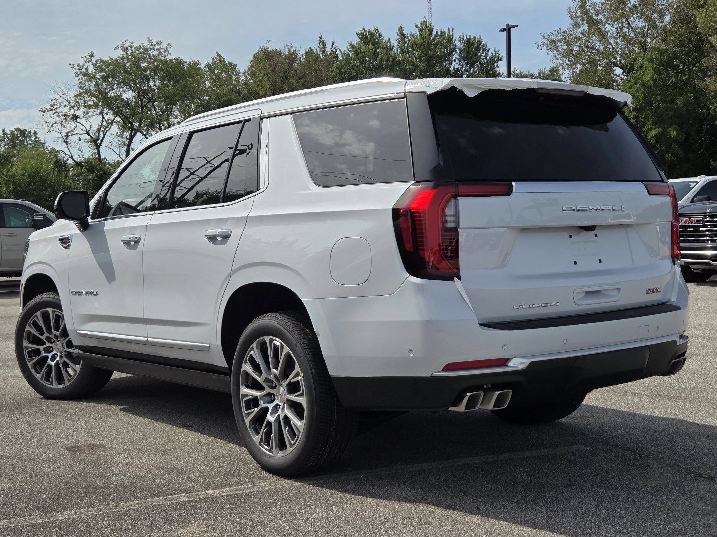 New 2026 GMC Yukon Denali w/ Sun & Power Step Package AWD/4WD image 18