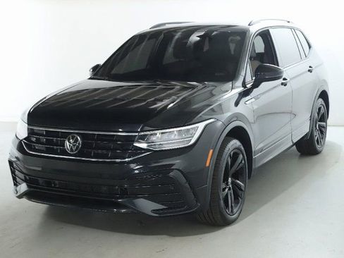 Used 2024 Volkswagen Tiguan SE R-Line AWD/4WD image 1