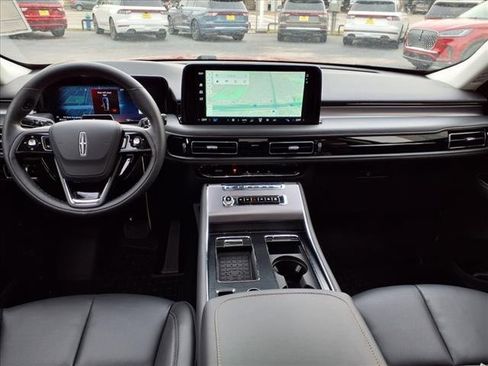 New 2025 Lincoln Aviator Premiere image 6