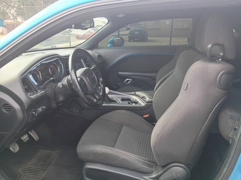 Used 2018 Dodge Challenger R/T RWD image 9