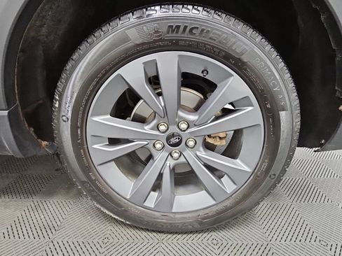 Used 2022 Ford Explorer XLT w/ Equipment Group 202A AWD/4WD image 44