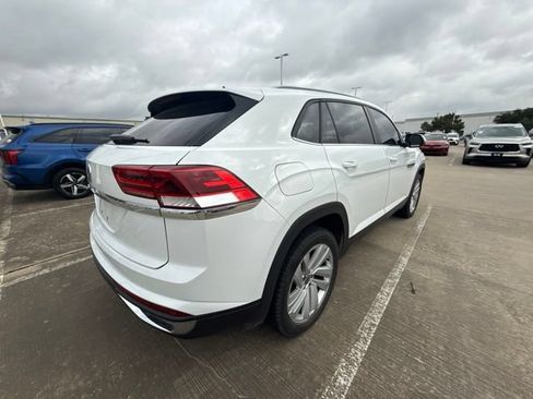 Used 2021 Volkswagen Atlas Cross Sport SE FWD image 5